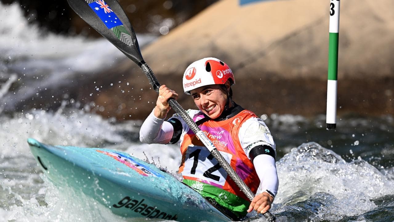 Olympic champion Fox switches focus for canoe worlds