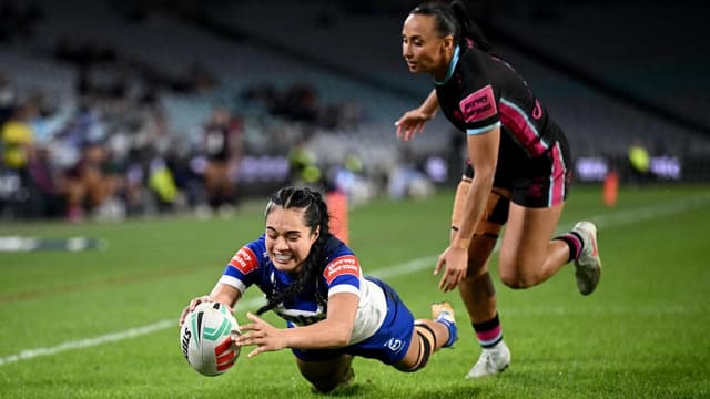 Dogs breakthrough, Roosters rally and Warriors run riot