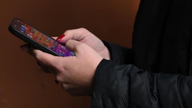 New laws to force tech giants to unmask online trolls