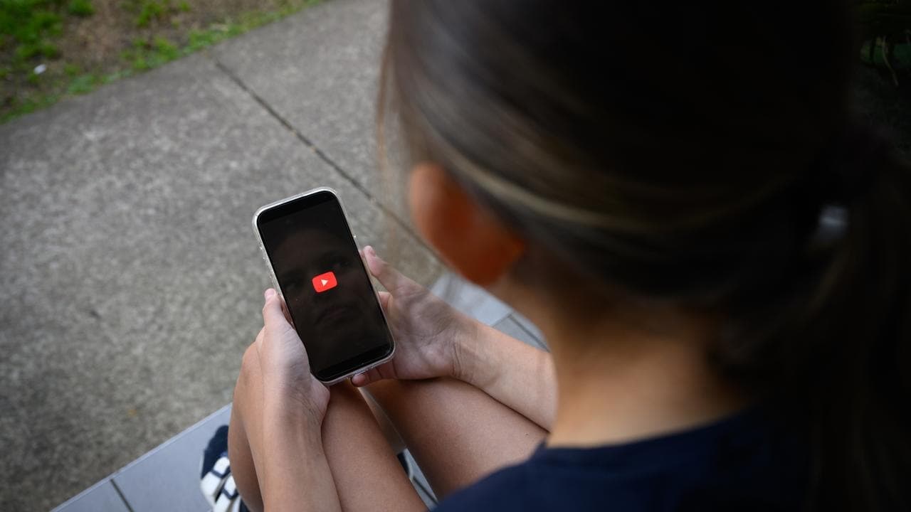 'Demasking' powers to identify social media haters