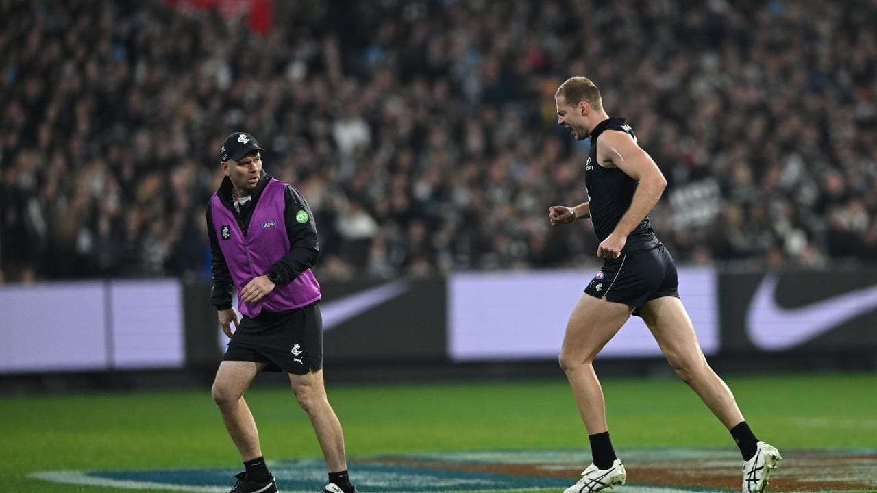 Blues spearhead suffers knee injury, midfielder cleared