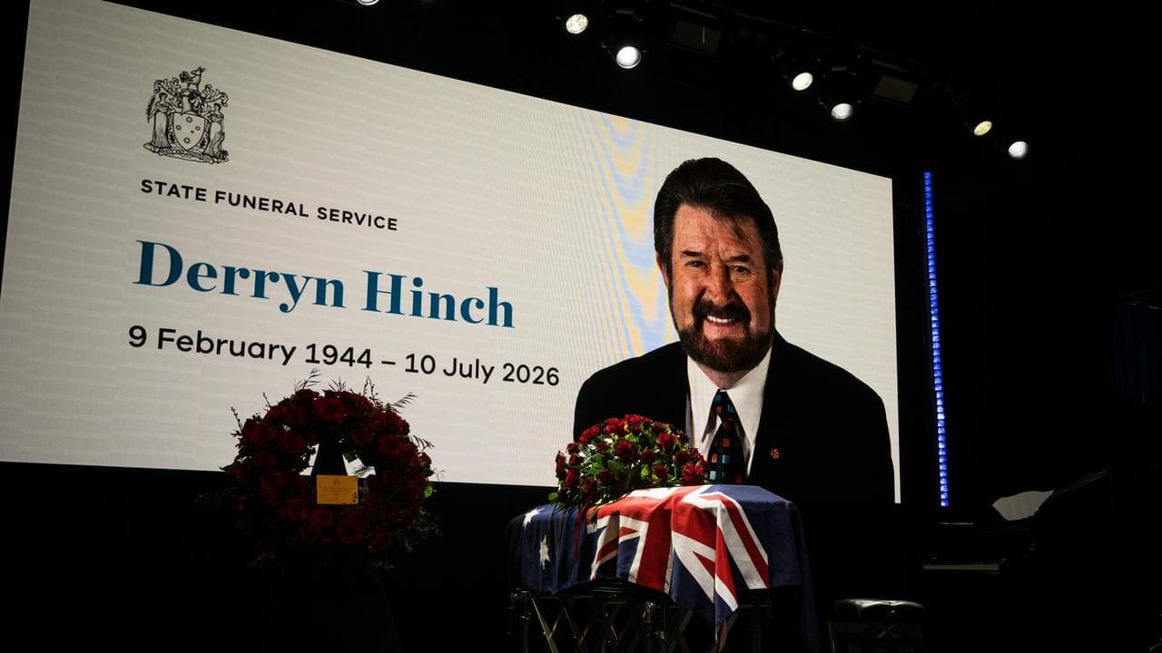 'That's life': VIPs arrive to farewell Derryn Hinch