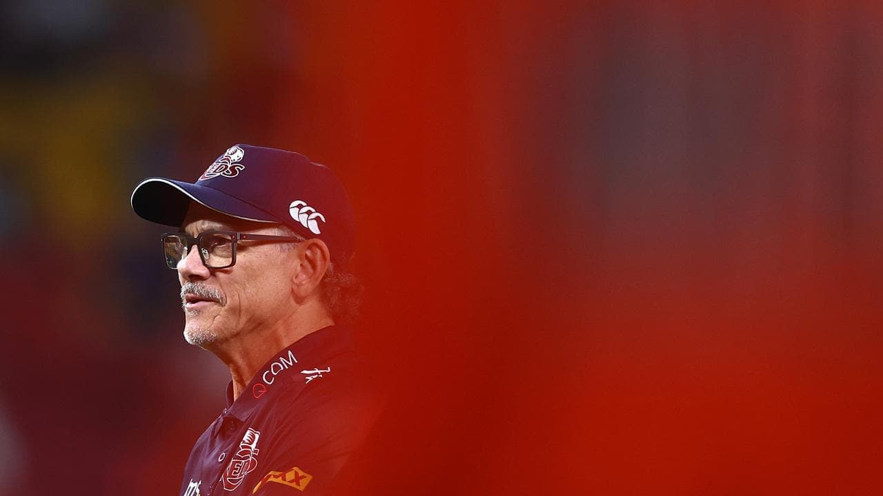 Code theory: Les to give Wallabies Kiss of life