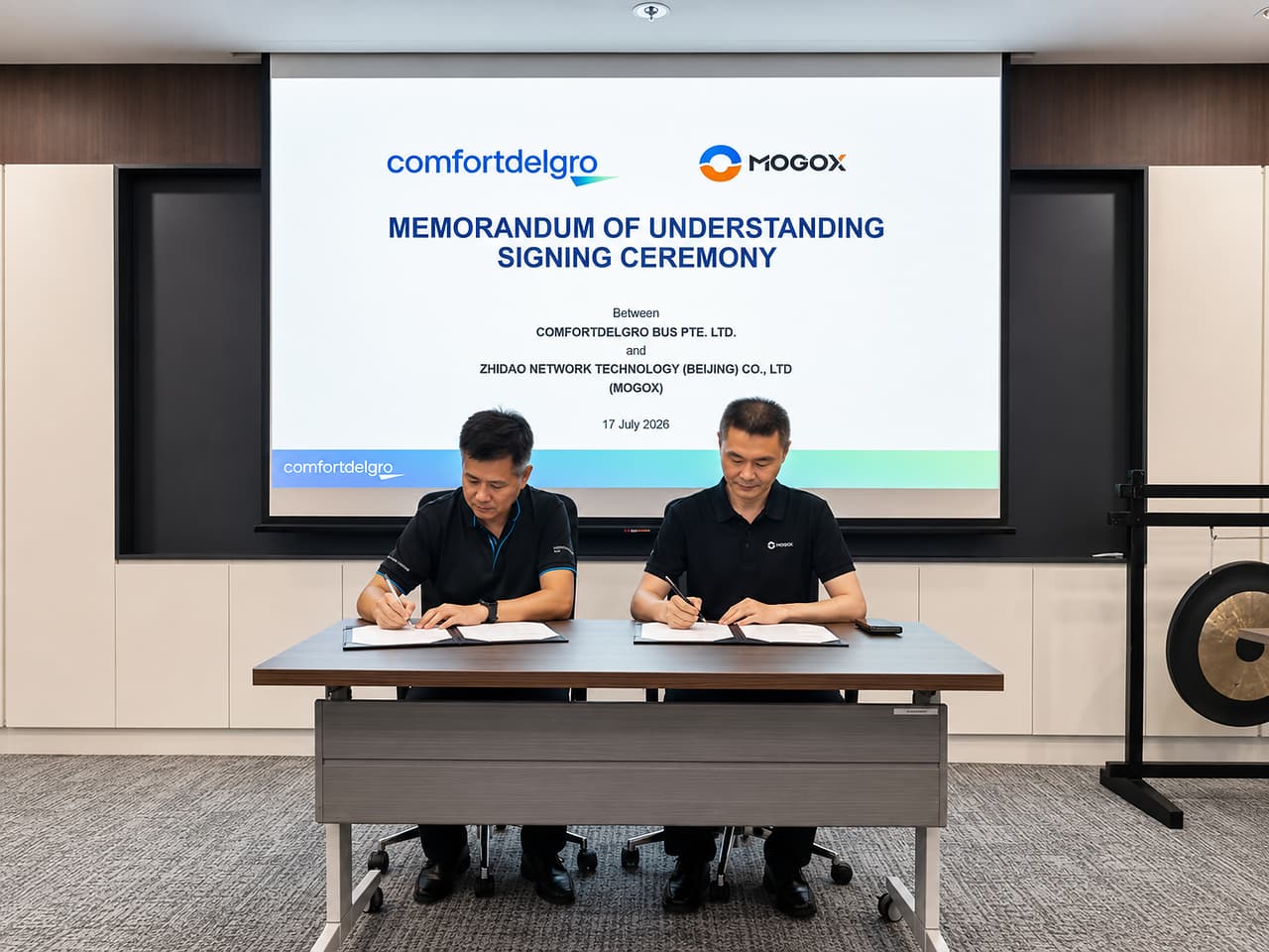 Global Drive: Chinese Autonomous Driving Giant MOGOX Partners with ComfortDelGro Bus to Redefine Global Smart Mobility Landscape