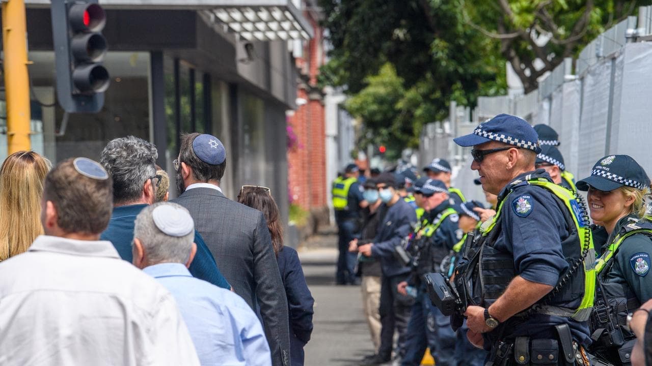 Jewish leader details growing sense of community unease