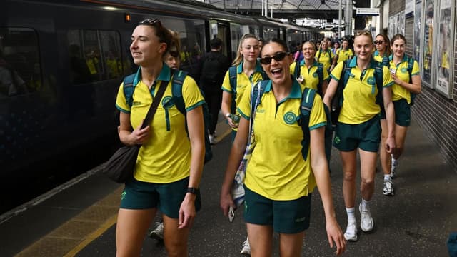 Australians aim big, but thinking extra smalls at Games