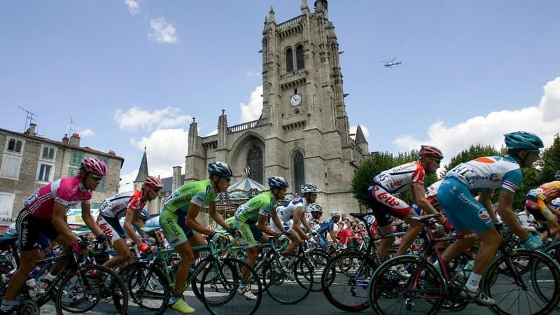 False claim about French church fire fans anti-migrant flames