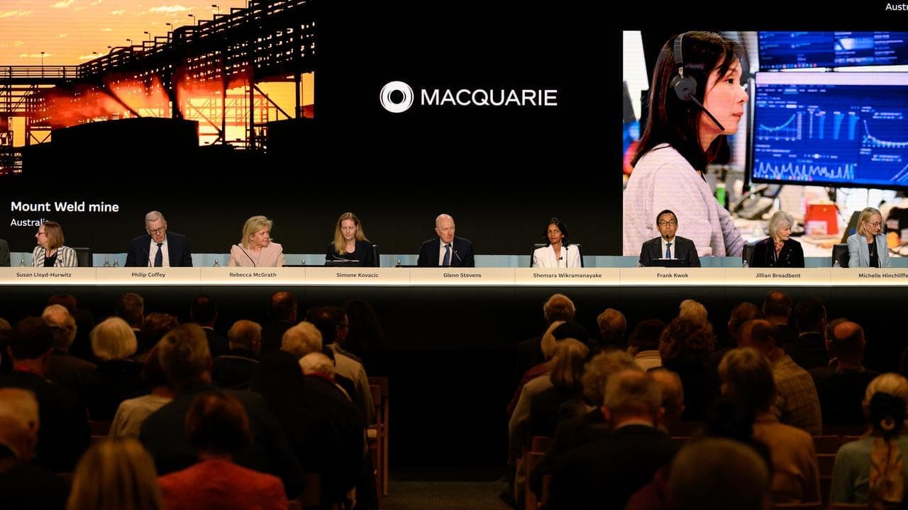 'Millionaires' factory' accused of dodging climate risk