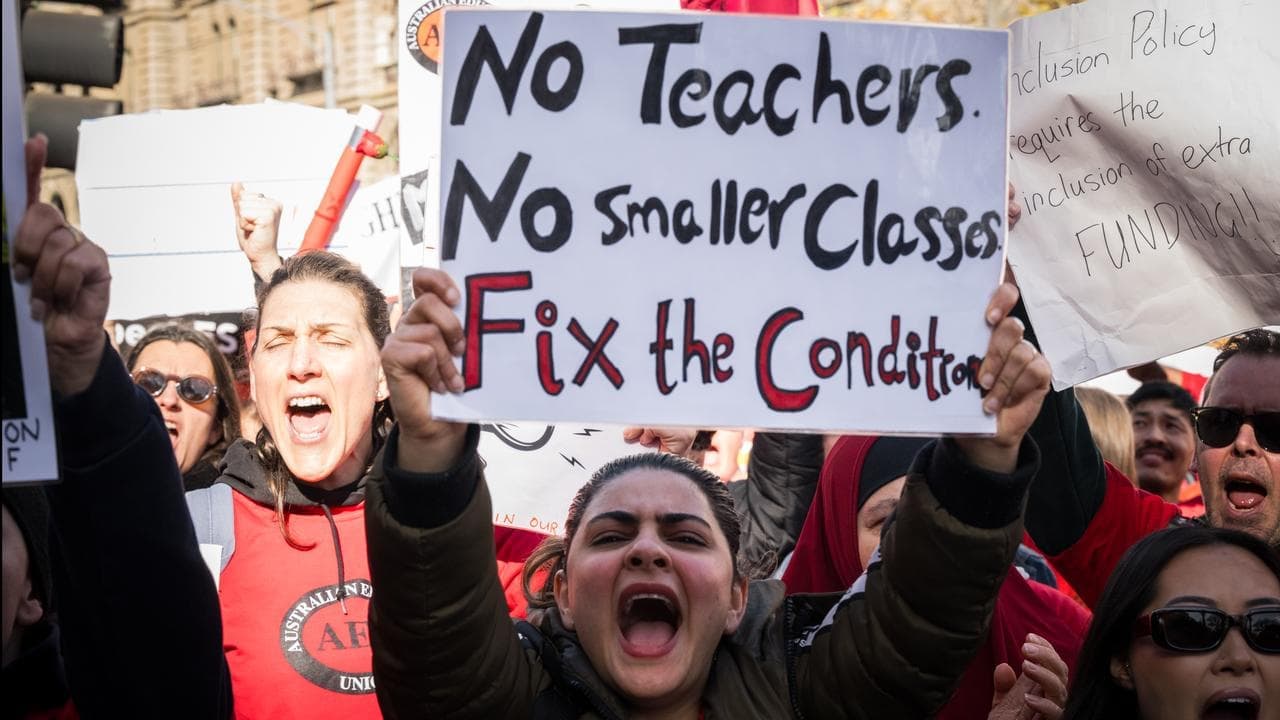 'Unrecognised, underfunded': teachers shut down streets