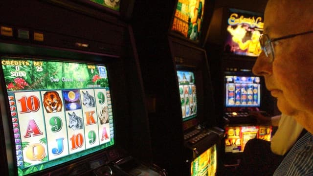 Biggest super funds hold billions in gambling stocks
