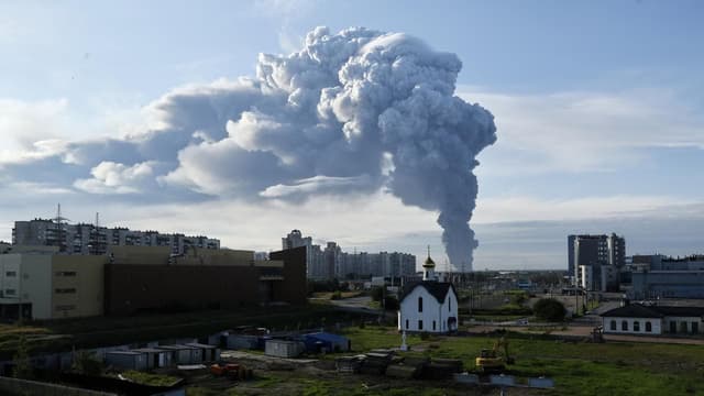 Ukrainian strikes more warehouses of 'Russia's Amazon'