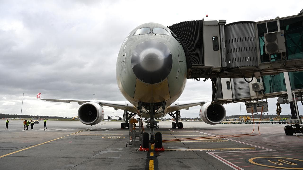 Non-stop flight from Europe touches down in Australia