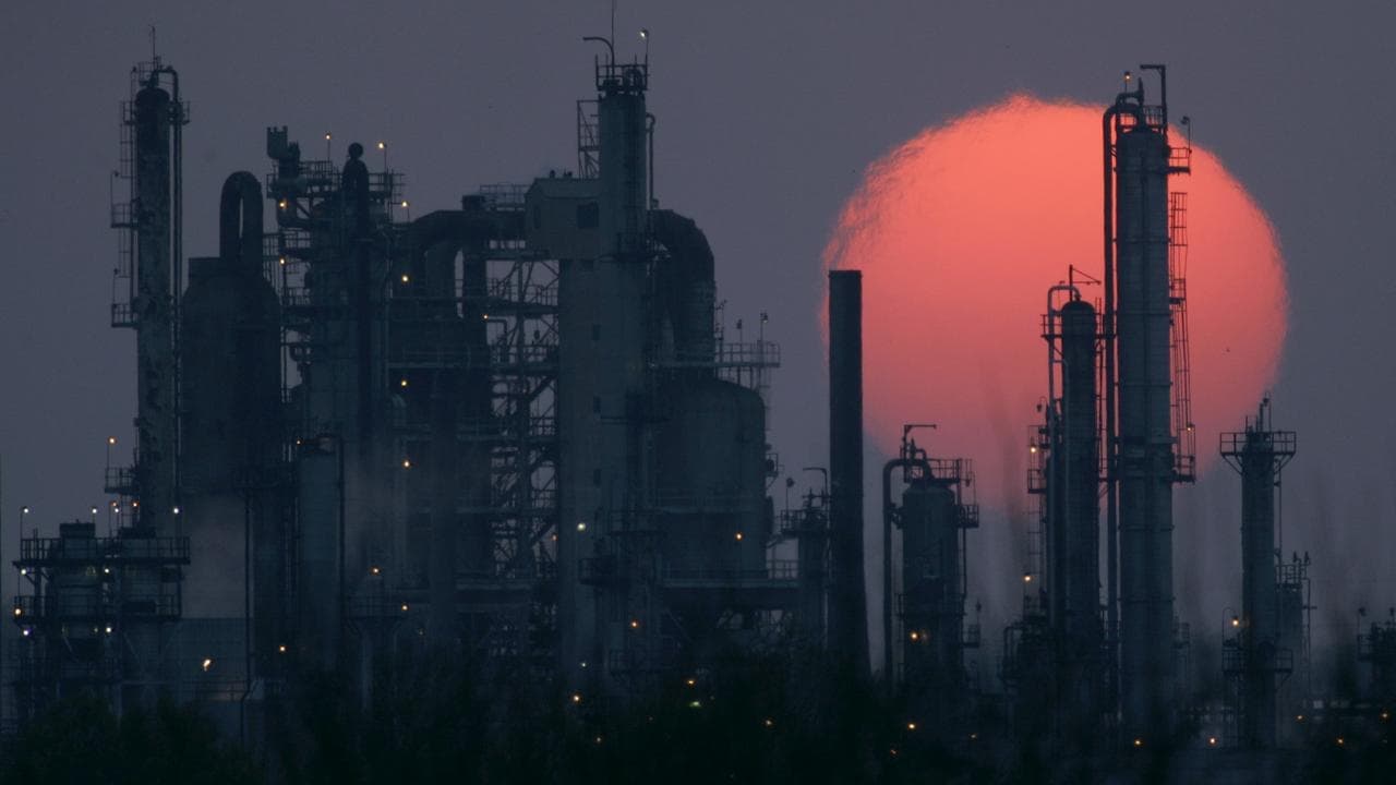 Missiles targeting refineries shot down amid US warning