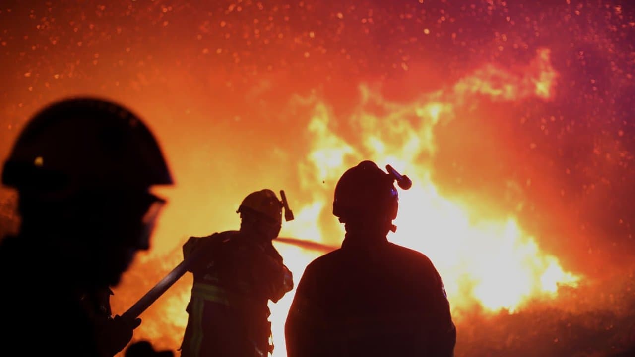 Suburbs around French city evacuated as wildfires rage