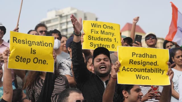 Cockroach party ends demos after Indian minister quits