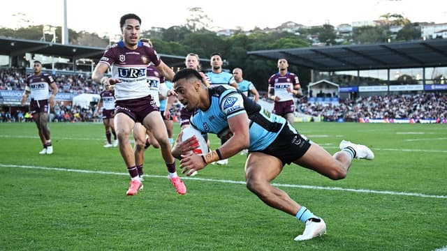 Slick Sharks leave Manly's finals hopes on life support