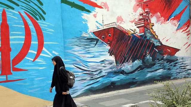 Iran says it still controls strait, not seeking talks