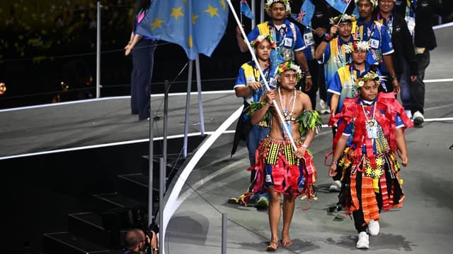 'My bloodline': teen boxer brings Tuvalu fire to Games