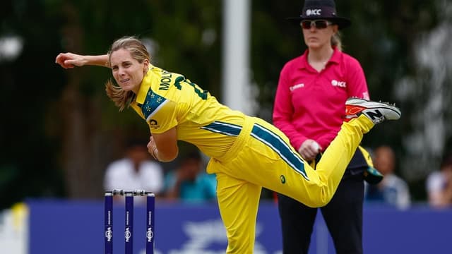 Australia's skipper edges Hundred clash of the captains