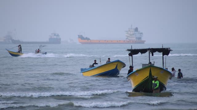 Iran rules out Omani proposal to manage Hormuz