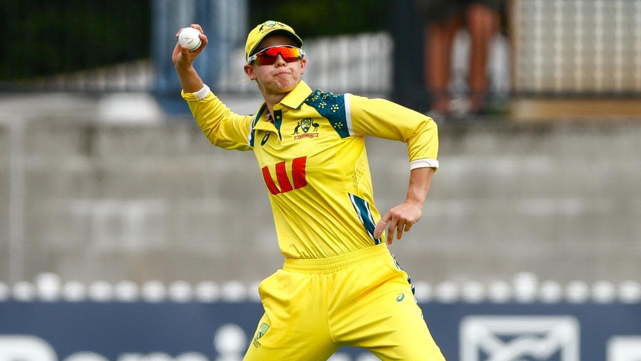 Rare lapse by Aussie ace hands Super Giants victory