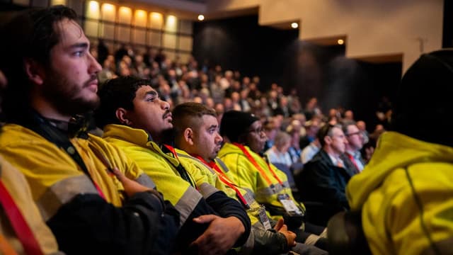 Miners urged to 'just say yes' to Indigenous workers