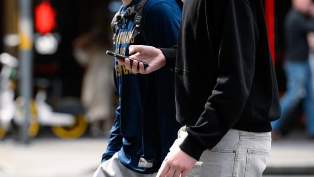 Telcos could be forced to share networks with rivals
