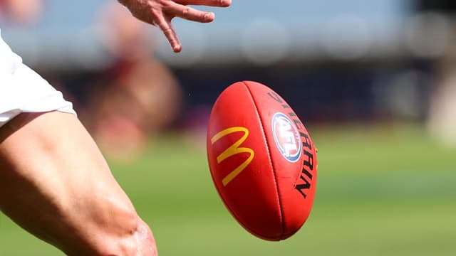 Geelong avoids sanction over player concussion deal