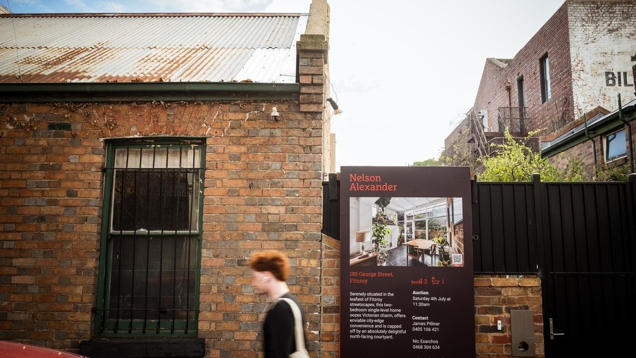 Property listings giant defies house price slump
