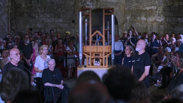 Organ in Germany to play one composition until 2640