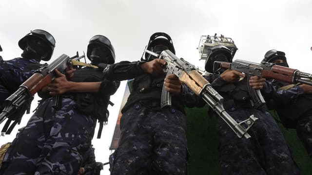 Houthis attack Saudi Arabia, warnings of wider threat