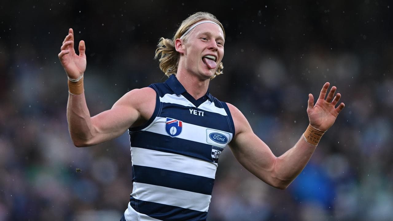 Cats shrug off concussion scandal with Bombers win