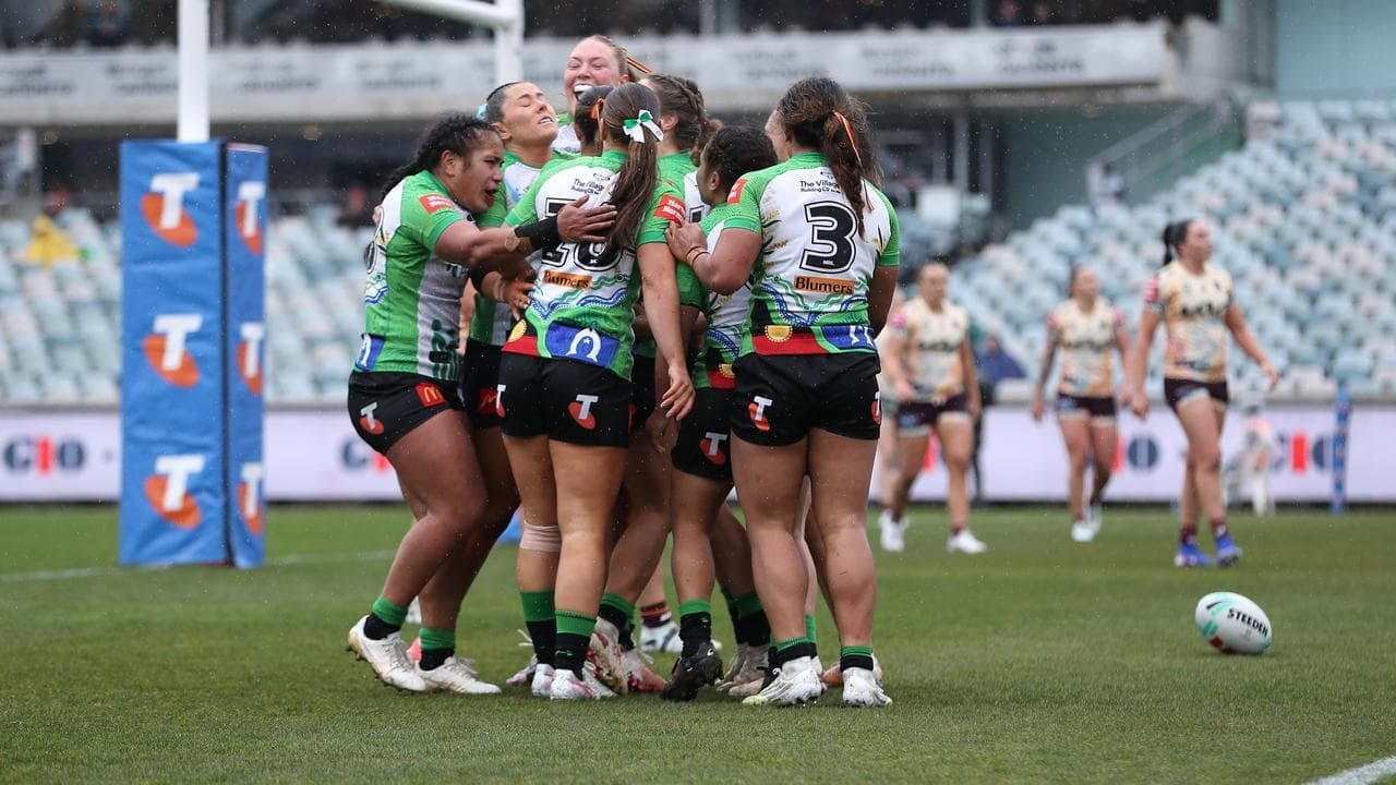 Canberra upset Broncos, Tigers win late in NRLW