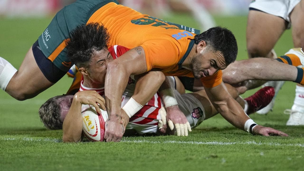 Wallabies backed to 'play', survive first Kiss Test