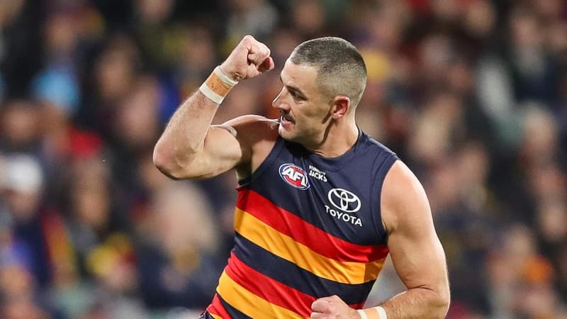 Adelaide great to retire at the end of AFL season