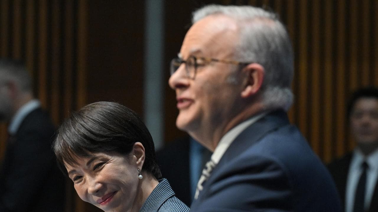 PM baulks at rivals' apology demands for 'melon' gaffe