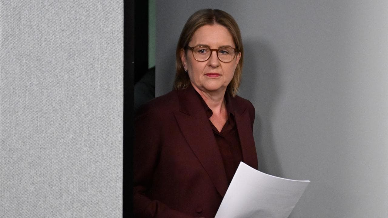 Former premier quits politics after losing leadership