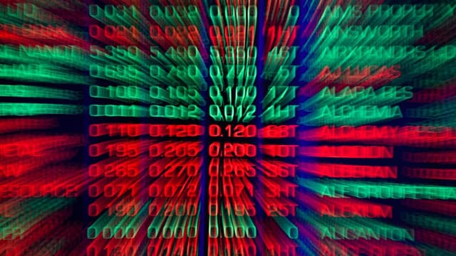 Banks and miners drag market to worst week in months
