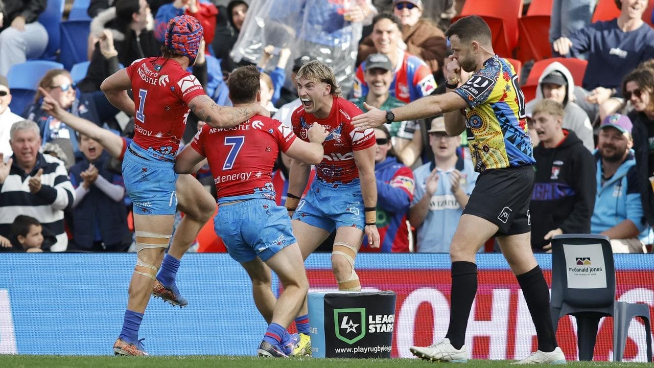 Sharpe to rescue as Knights keep top-four hopes alive