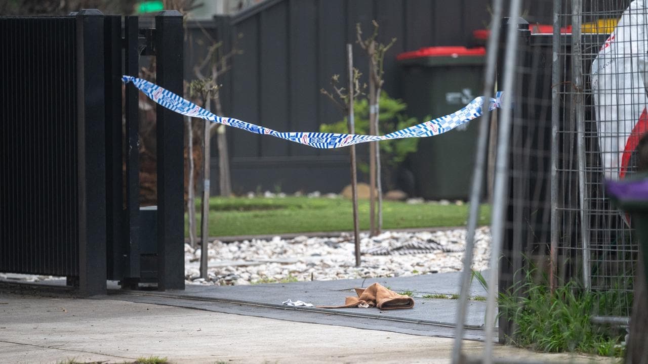 Alleged underworld boss fights for life after shooting