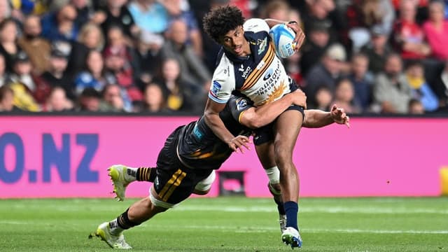 Rising union star stays put, knocks back Chiefs offer