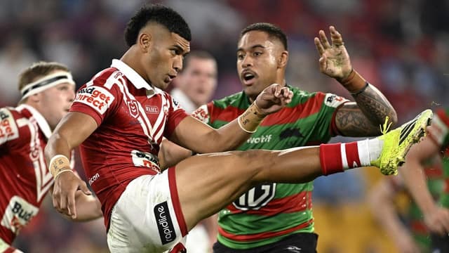 AFL kicking guru helps Dolphins star strike it Rich
