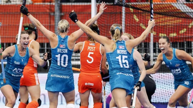World's best too strong for gutsy Hockeyroos