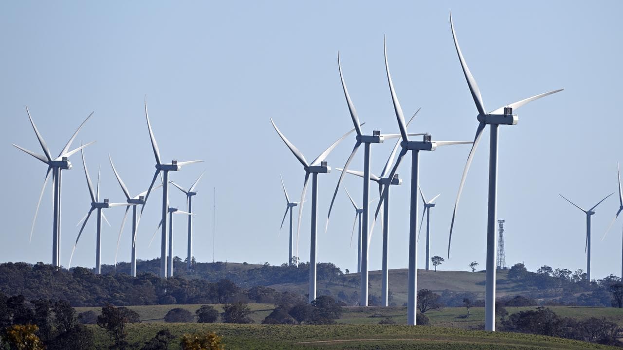Collapsed wind turbine misattributed to Victorian farmer protest