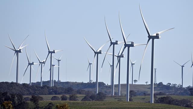 Collapsed wind turbine misattributed to Victorian farmer protest