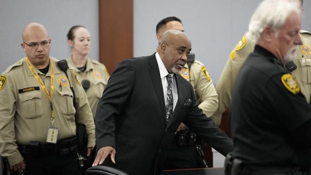 Pathologist details Tupac's fatal wounds in Davis trial