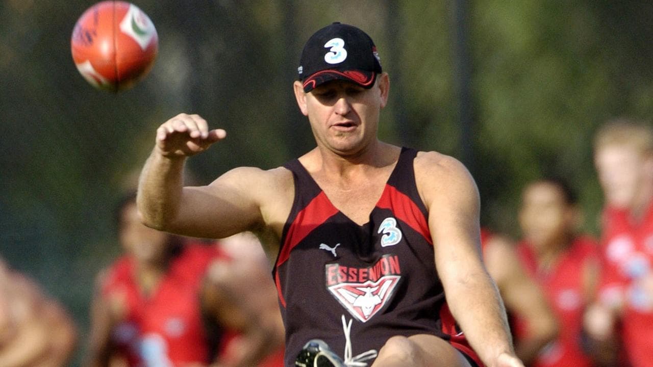 Footy great lines up for One Nation as election recruit