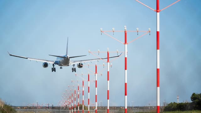 Watchdog to probe fourth Sydney airport runway bungle