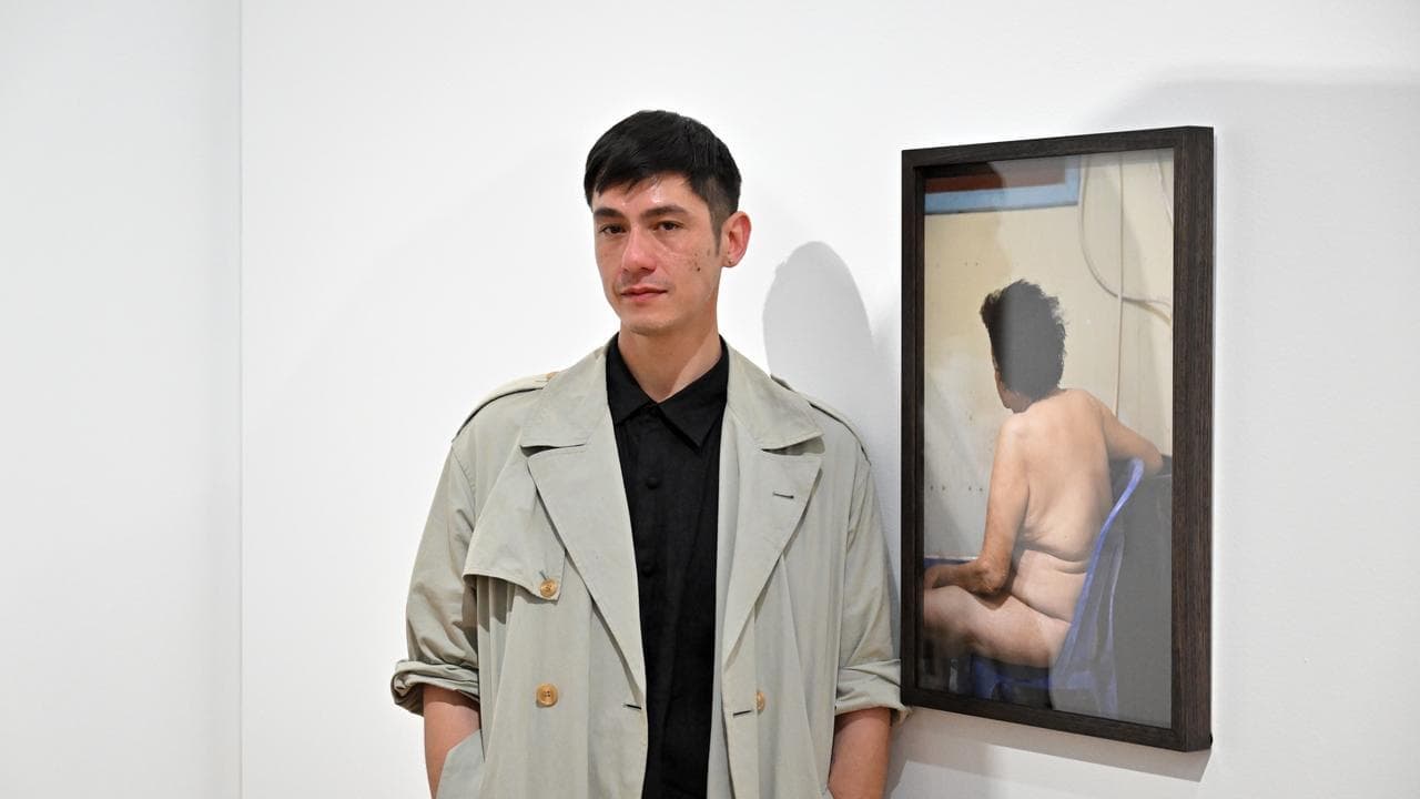 Intimate picture marks end of National Portrait Prize