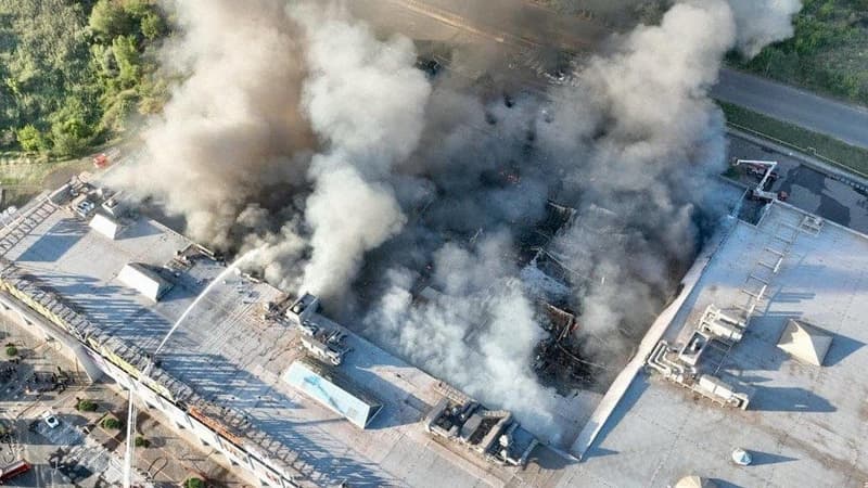 Russian strikes kill nine a day after mall attack